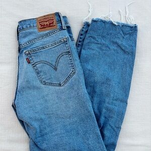Levi’s High Waist Wedgie Straight Jeans- Distressed